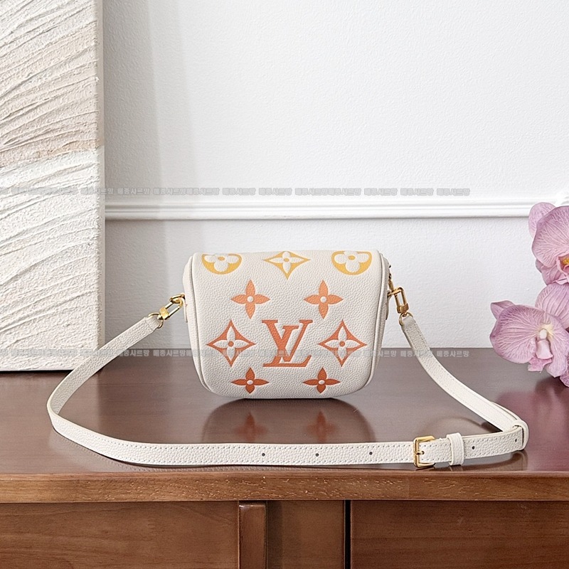 루이비통미니범백아이보리  20260111-145643-006 루이비통미니범백아이보리 .jpg