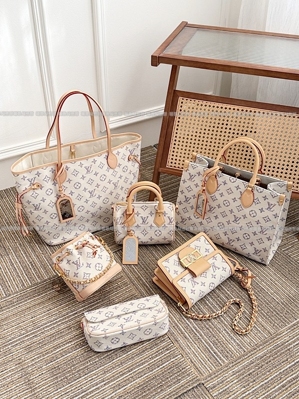 루이비통나노노에  20260112-120326-004 루이비통나노노에모노그램자카드  .jpg