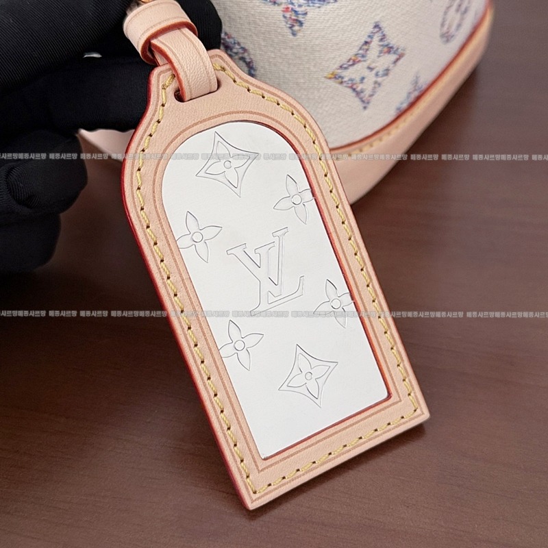 루이비통나노노에  20260112-120327-013 루이비통나노노에모노그램자카드  .jpg