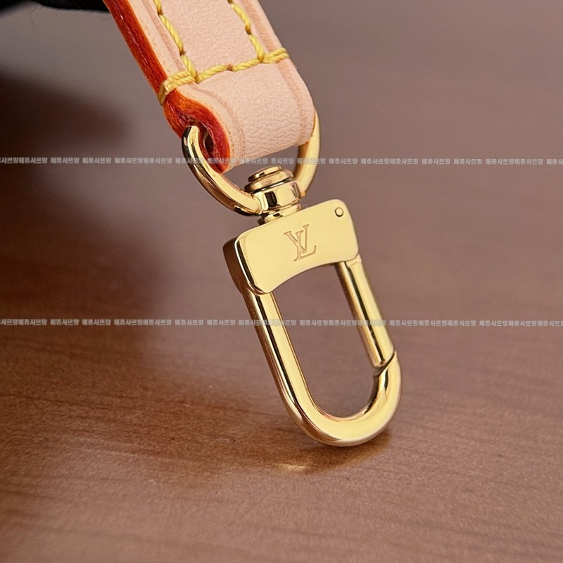 루이비통나노노에  20260112-120328-017 루이비통나노노에모노그램자카드  .jpg