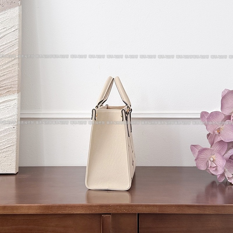 루이비통온더고PM크림로즈20260114-112913-006 루이비통온더고PM크림로즈.jpg