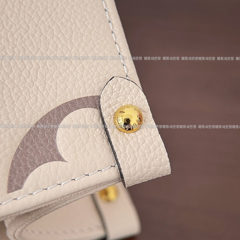 루이비통온더고PM크림로즈20260114-112913-009 루이비통온더고PM크림로즈.jpg