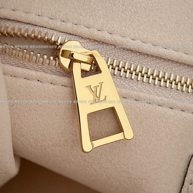 루이비통온더고PM크림로즈20260114-112914-013 루이비통온더고PM크림로즈.jpg