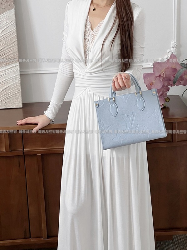 루이비통온더고PM블루아워20260114-124252-002 루이비통온더고PM블루아워.jpg