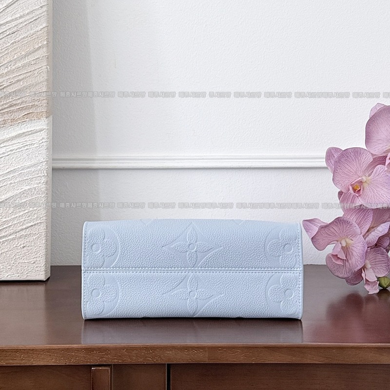 루이비통온더고PM블루아워20260114-124253-008 루이비통온더고PM블루아워.jpg