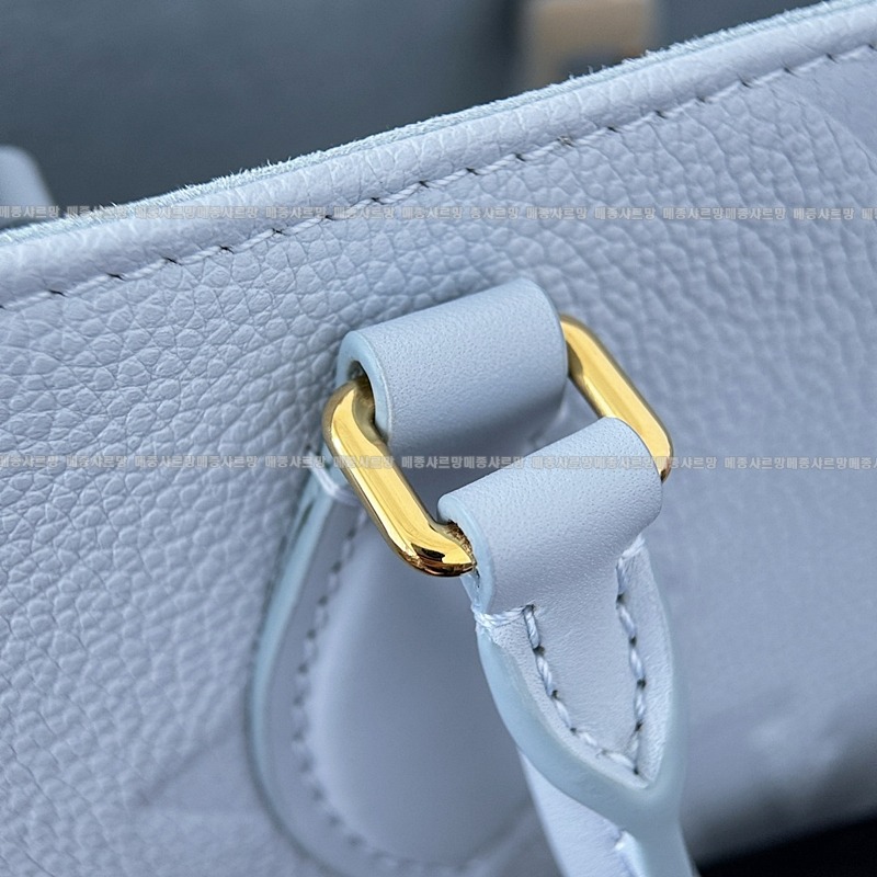 루이비통온더고PM블루아워20260114-124254-011 루이비통온더고PM블루아워.jpg