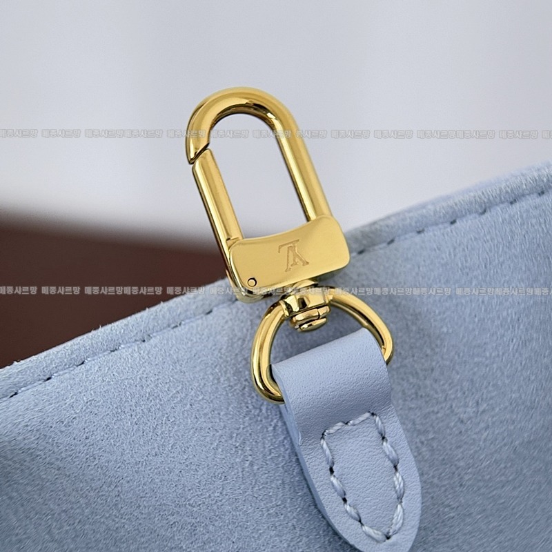 루이비통온더고PM블루아워20260114-124254-014 루이비통온더고PM블루아워.jpg