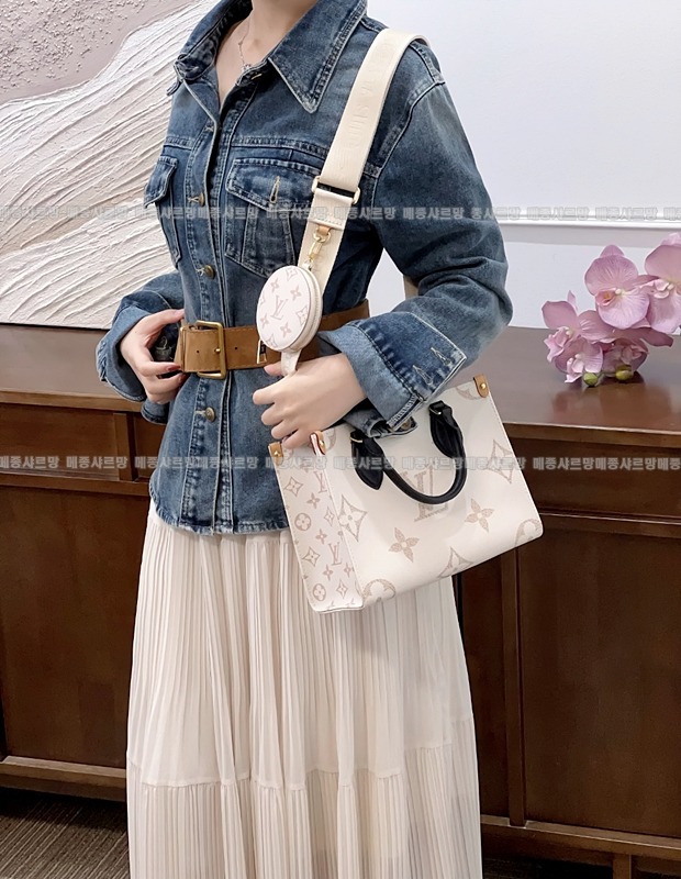 루이비통온더고PM모노그램듄20260114-125239-002 루이비통온더고PM모노그램듄.jpg