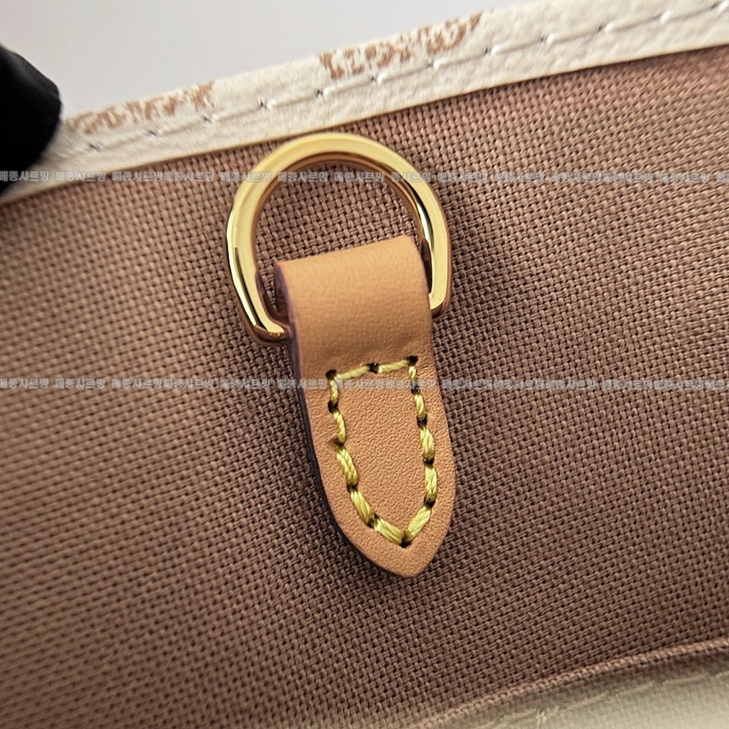 루이비통온더고PM모노그램듄20260114-125241-011 루이비통온더고PM모노그램듄.jpg