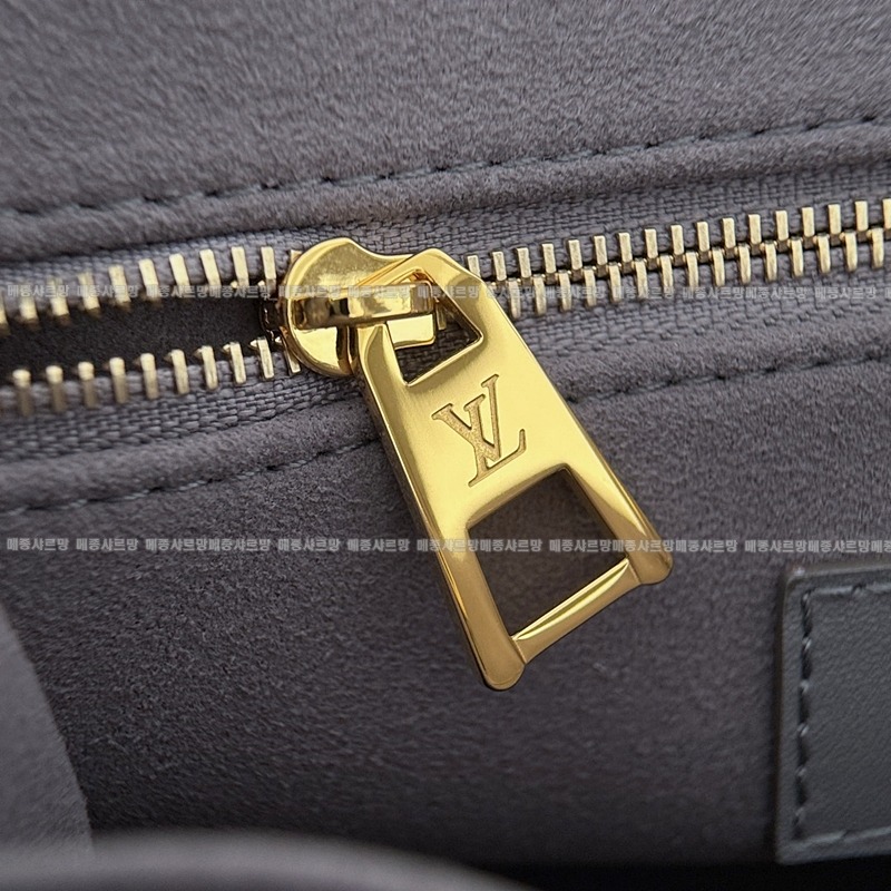 루이비통온더고PM모노그램잉크20260114-130112-010 루이비통온더고PM모노그램잉크.jpg