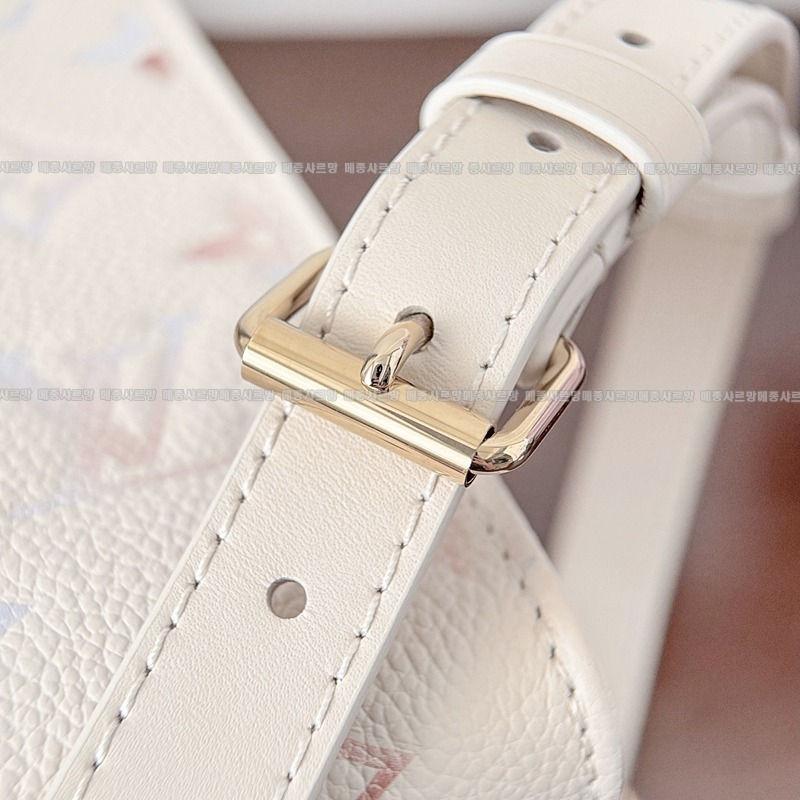 루이비통온더고모노그램데님 20260114-133040-015 루이비통온더고모노그램데님 .jpg