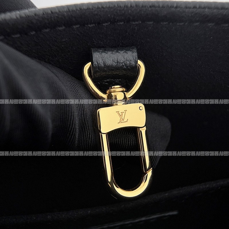 루이비통몽수리럭색20260115-145136-012루이비통몽수리럭색 .jpg