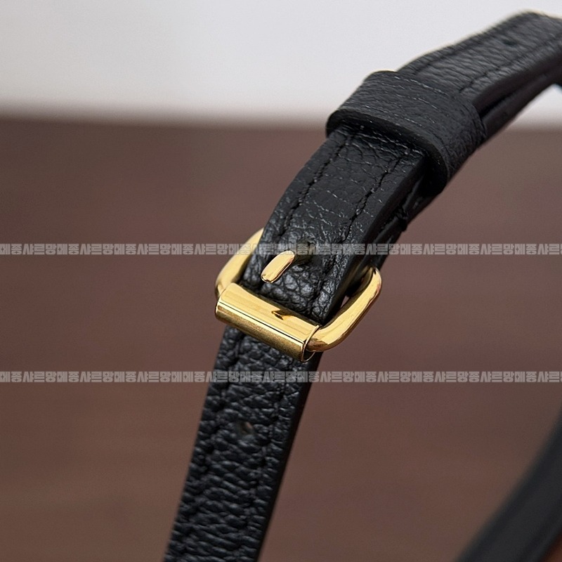 루이비통몽수리럭색20260115-145136-015루이비통몽수리럭색 .jpg