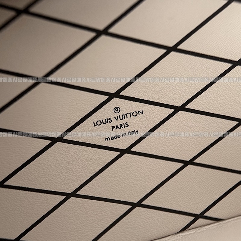 루이비통키폴밴들리에25 20260115-170900-017루이비통키폴 밴들리에25 .jpg