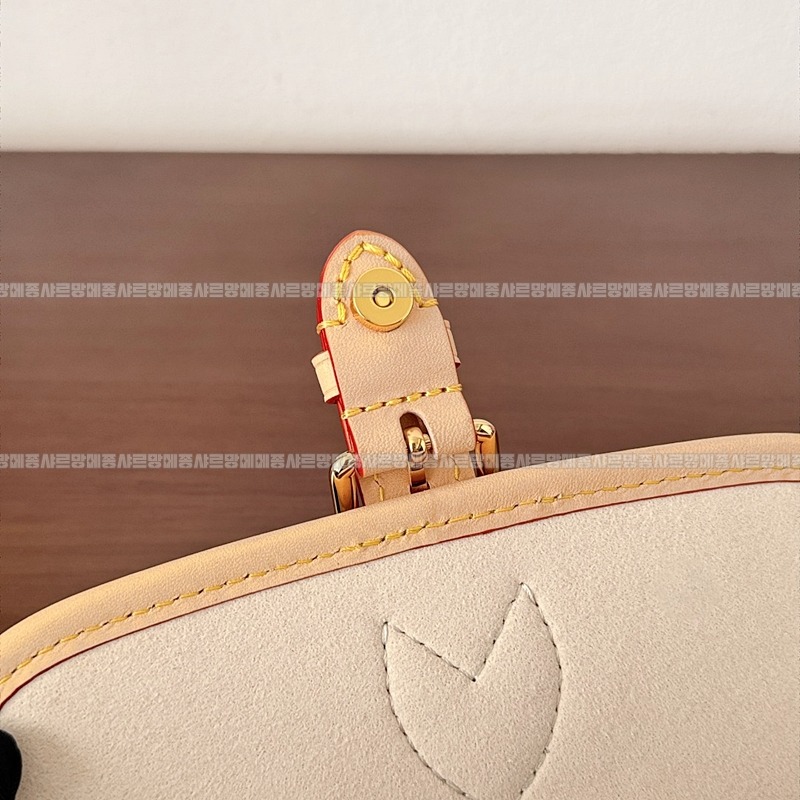 루이비통모노그램 멀티컬러 나오다니엔숄더백20260116-124531-010루이비통다니앤 .jpg