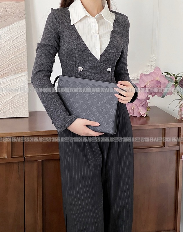 루이비통포쉐트보야주MM모노그램이클립스켄버스클러치20260116-151250-003루 .jpg