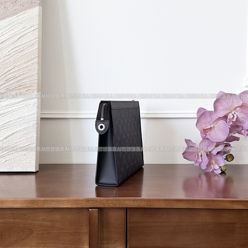 루이비통포쉐트보야주MM모노그램이클립스켄버스클러치20260116-151250-007루 .jpg