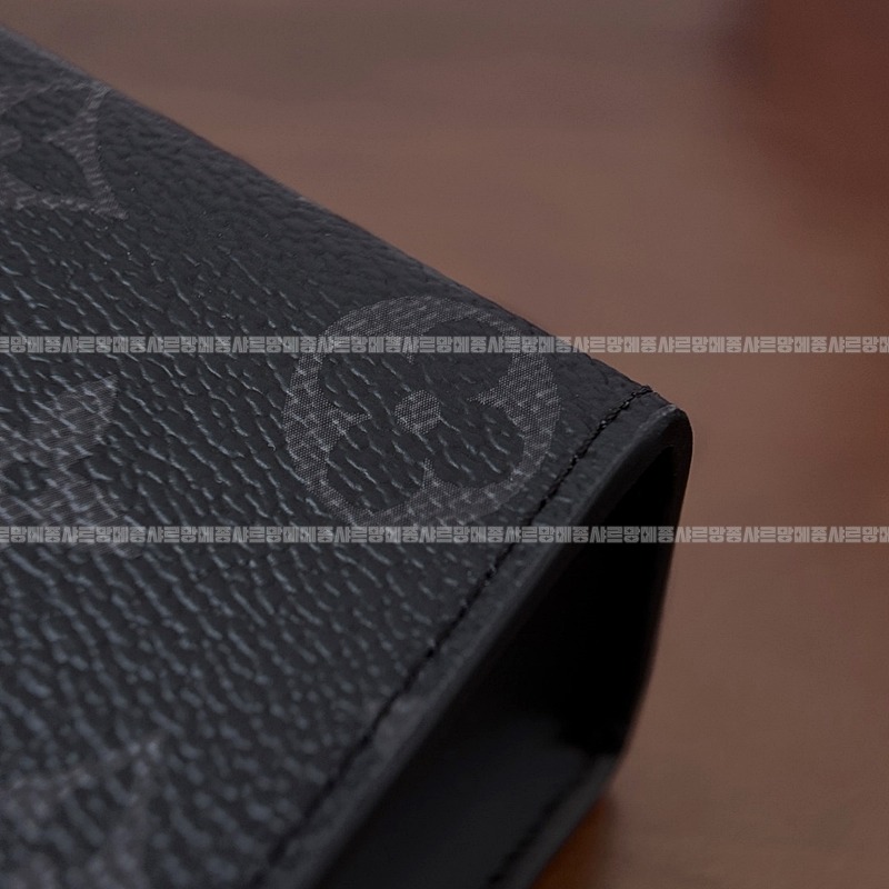 루이비통포쉐트보야주MM모노그램이클립스켄버스클러치20260116-151251-014루 .jpg