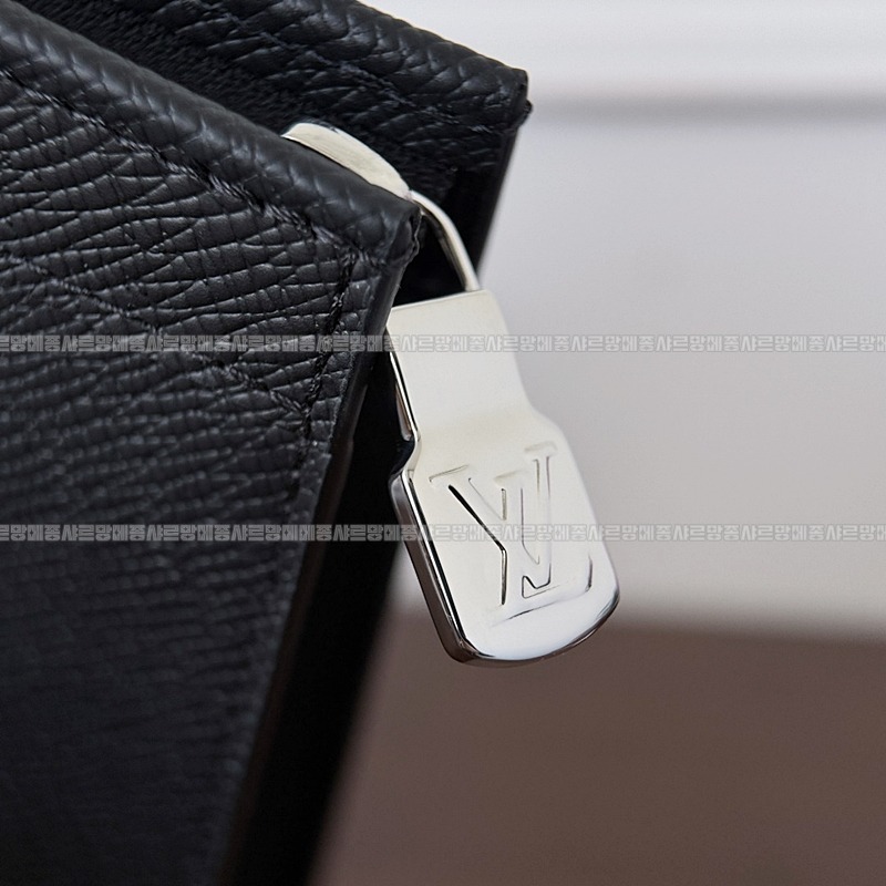 루이비통LV포쉐트보야주클러치백MM20260116-152950-012루 .jpg