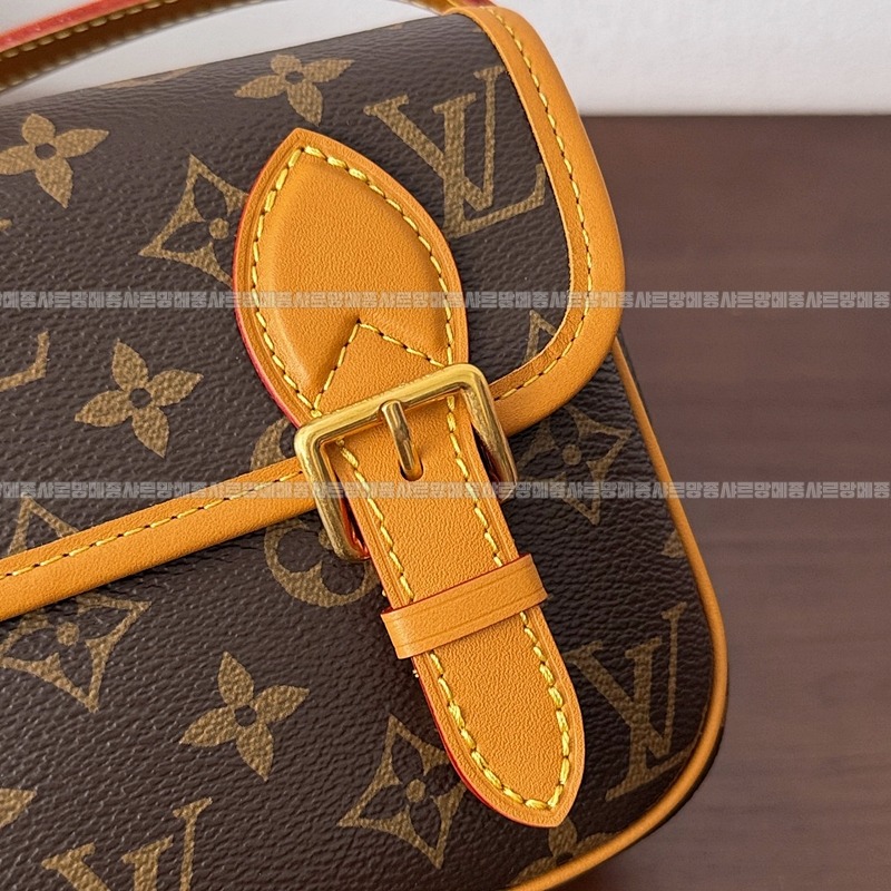 루이비통사첼웨어러블월릿20260116-161806-010루 .jpg