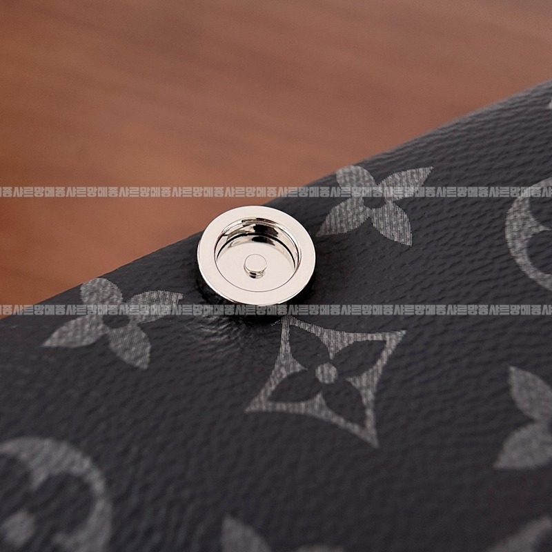 루이비통몽수리웨어러블월릿크로스백 20260117-140649-014루.jpg