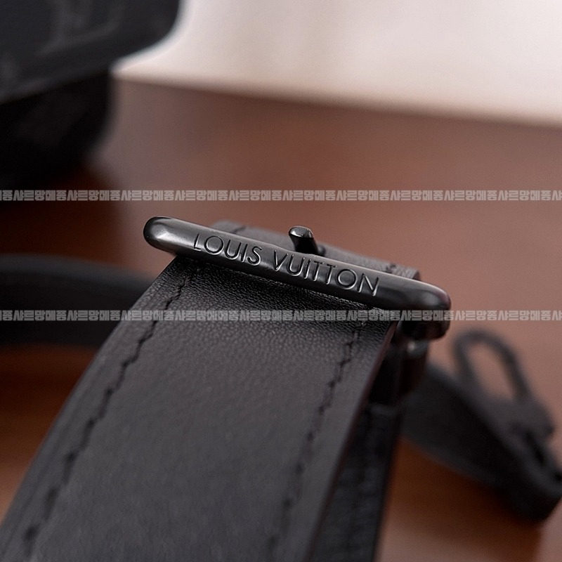 루이비통몽수리웨어러블월릿크로스백 20260117-140650-015루.jpg