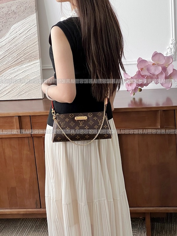 루이비통에바클러치모노그램 20260118-145903-001루.jpg