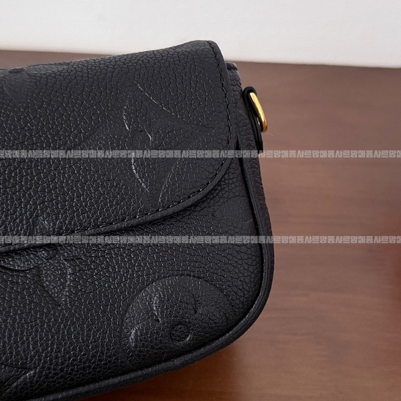 루이비통월릿온체인아이비 20260118-153413-010루.jpg