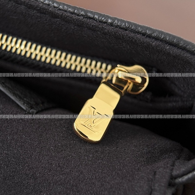 루이비통월릿온체인아이비 20260118-153413-013루.jpg