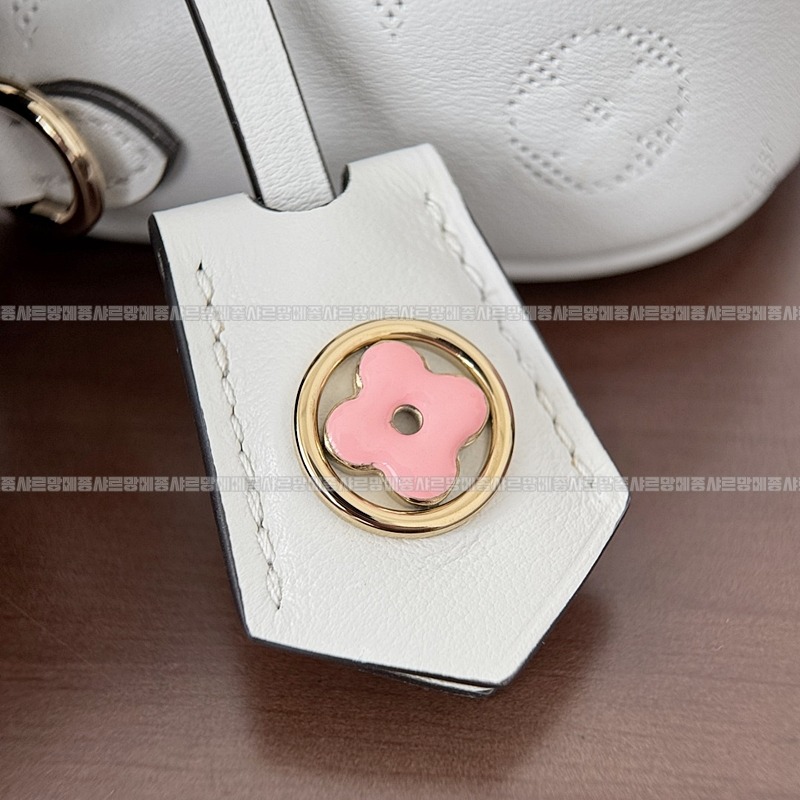 루이비통월릿온체인아이비 20260118-162009-010루.jpg