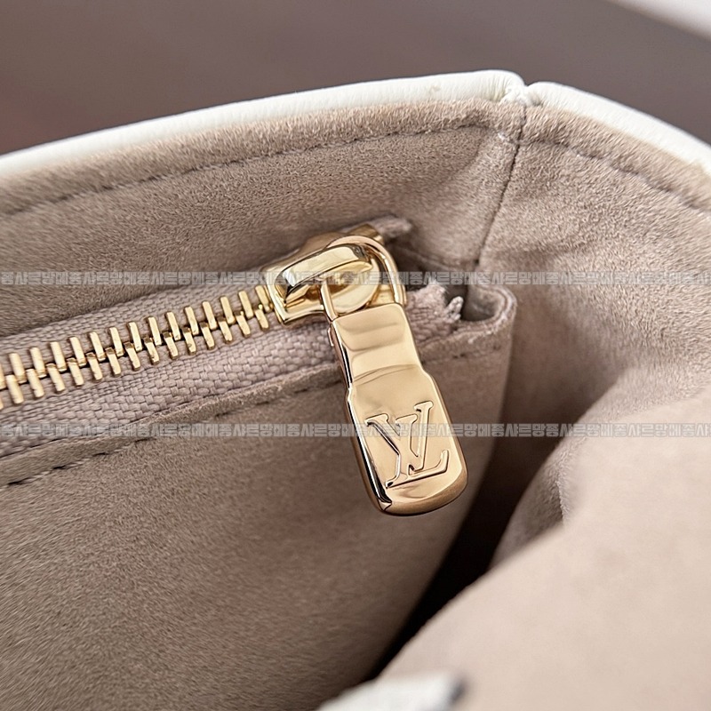 루이비통월릿온체인아이비 20260118-162010-015루.jpg