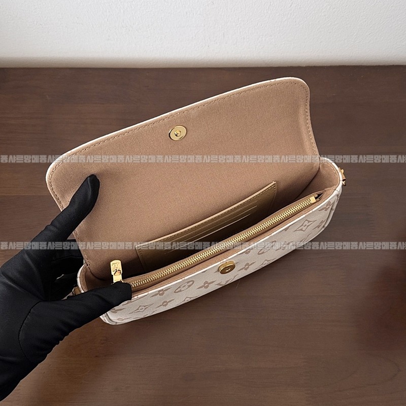 루이비통월릿온체인아이비 20260118-162727-017루.jpg