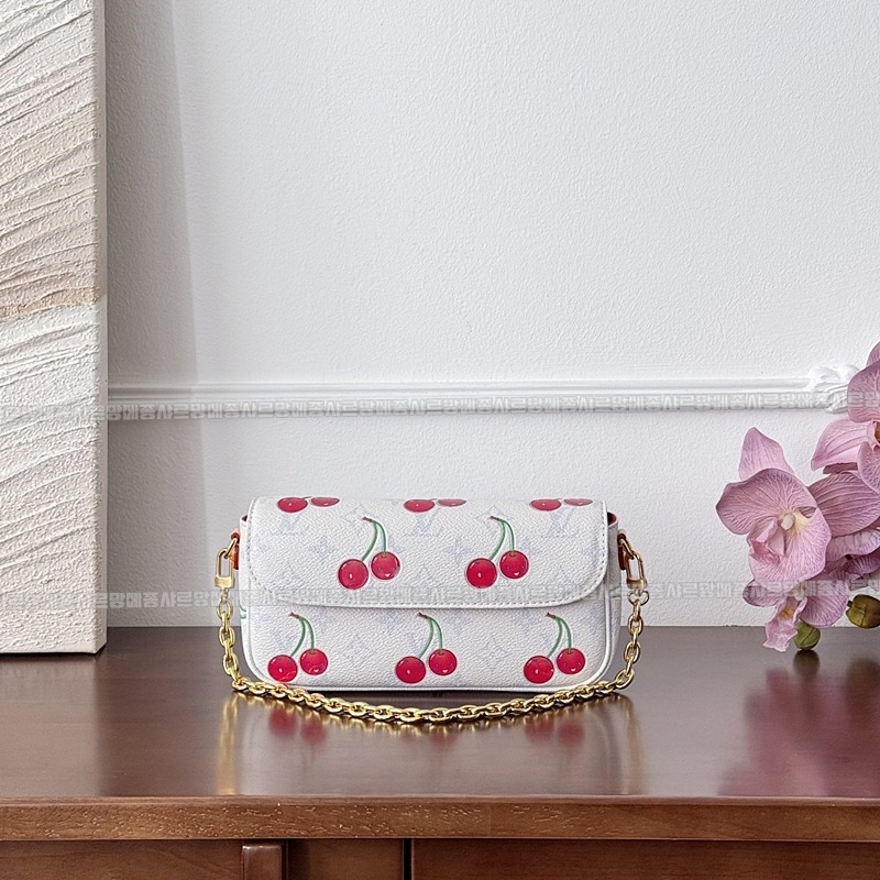 루이비통월릿온체인아이비 20260118-171138-005루.jpg