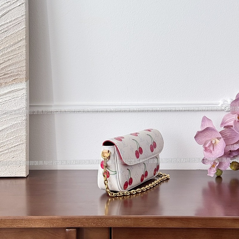 루이비통월릿온체인아이비 20260118-171138-007루.jpg