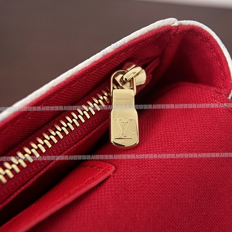 루이비통월릿온체인아이비 20260118-171139-012루.jpg