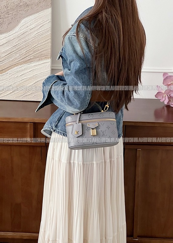 루이비통베니티체인파우치 20260119-135319-001루.jpg