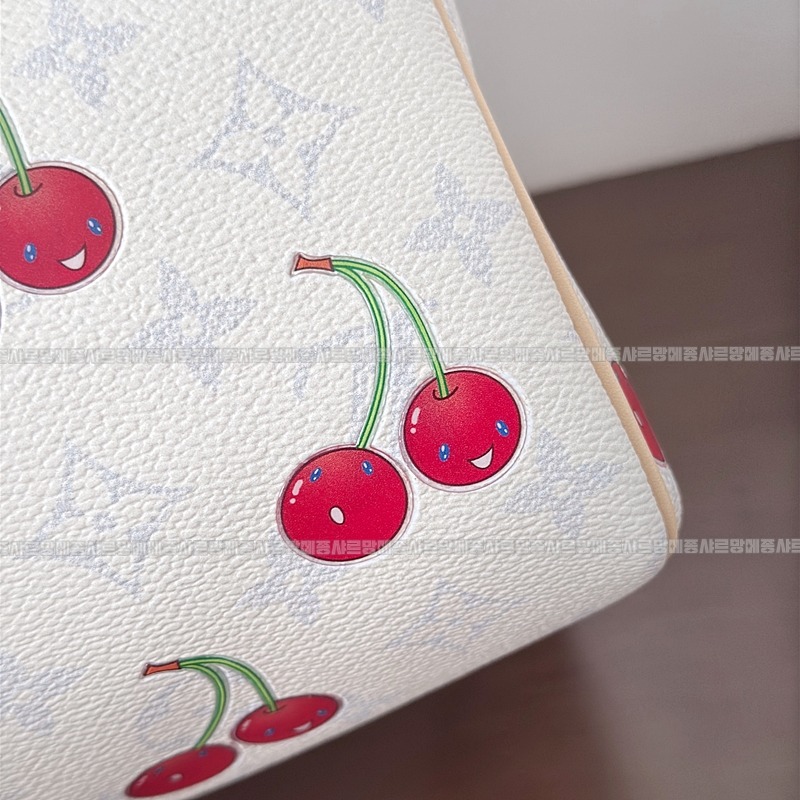 루이비통X무라카미다카시체리스피디소프트반둘리에30화이트 20260122-180042-016루.jpg