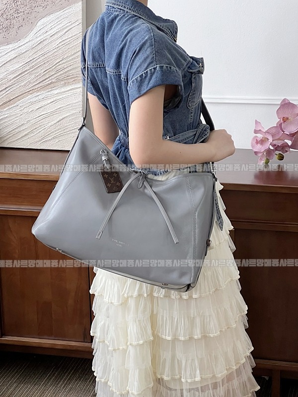 루이비통캐리올바이브MM 20260124-124907-017루.jpg