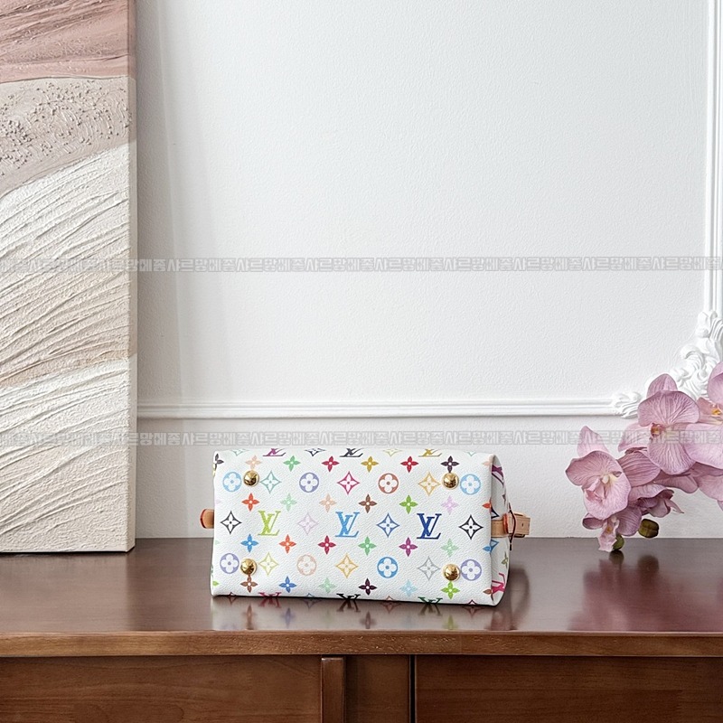 루이비통X무라카미다카시멀티컬러캐링로PM   20260124-155824-008루.jpg