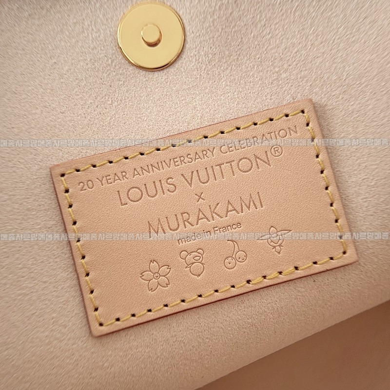 루이비통X무라카미다카시멀티컬러캐링로PM   20260124-155825-012루.jpg