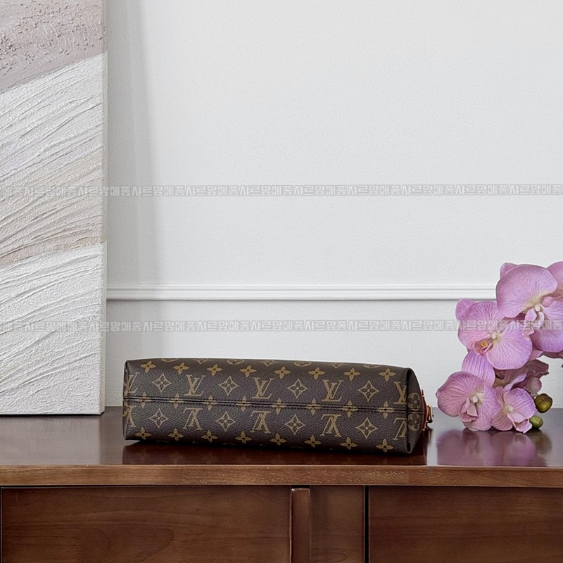 루이비통캐리올이스트웨스트  wsxc1769271042396_3루.jpg