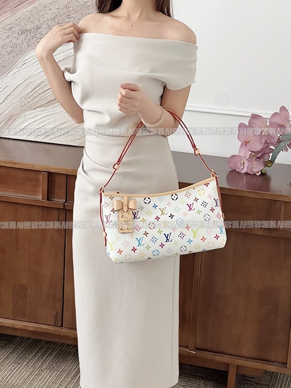 루이비통X캐리올이스트웨스트  wsxc1769271122013_0루.jpg