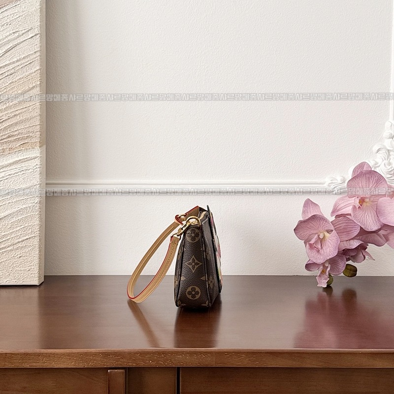 루이비통XTM포쉐트액세서리 20260127-165456-007루.jpg