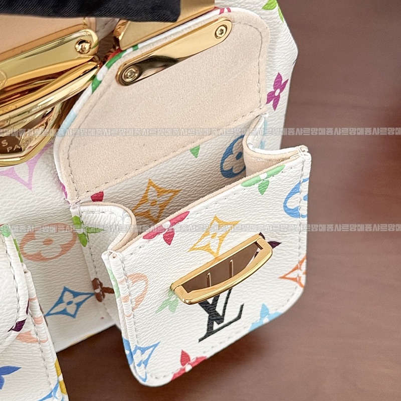 루이비통X무라카미타카시베니스백팩 20260127-170915-010루.jpg