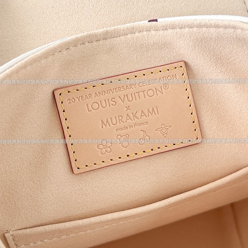 루이비통X무라카미타카시베니스백팩 20260127-170916-018루.jpg