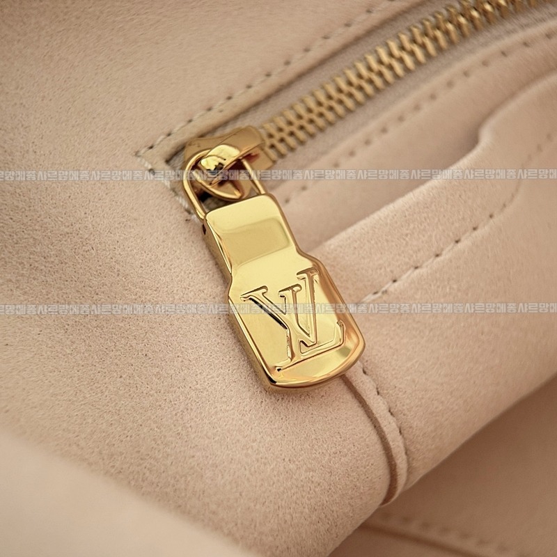 루이비통X무라카미타카시캐리올PM 20260128-140601-013루.jpg