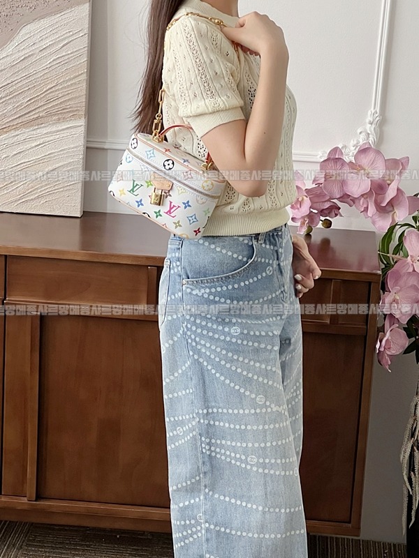 루이비통X무라카미타카시베니티체인파우치 20260128-141122-001루.jpg