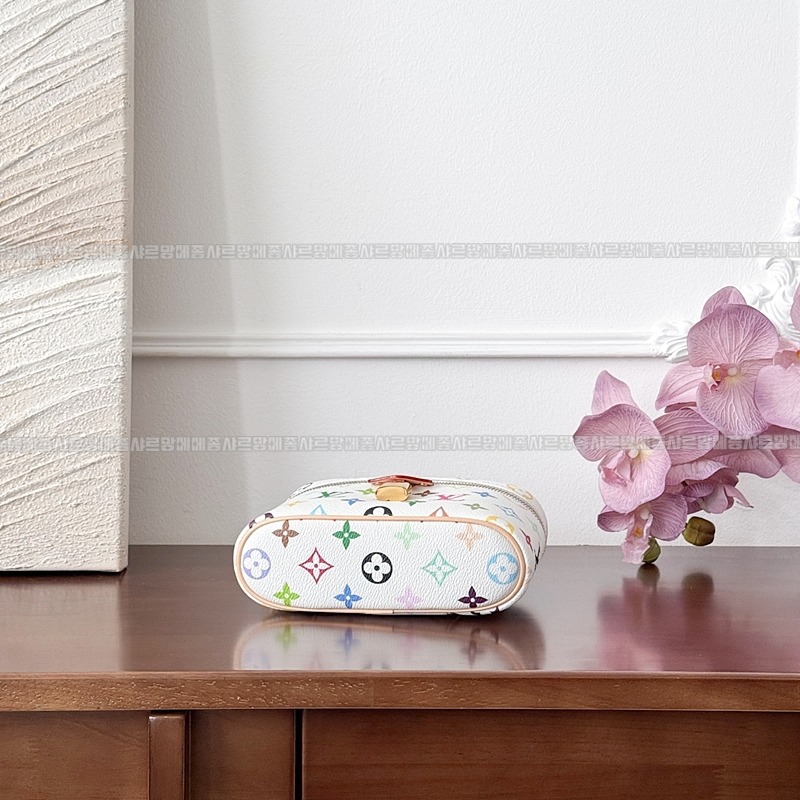 루이비통X무라카미타카시베니티체인파우치 20260128-141123-008루.jpg