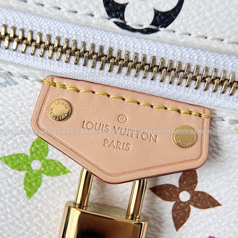 루이비통X무라카미타카시베니티체인파우치 20260128-141124-012루.jpg