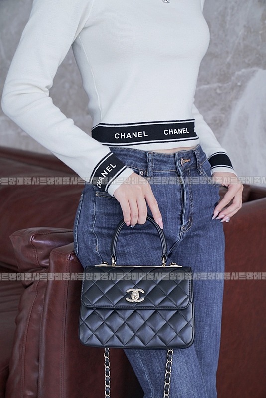 샤넬트렌디CC탑핸들뉴미니백 20260130-164817-005루.jpg